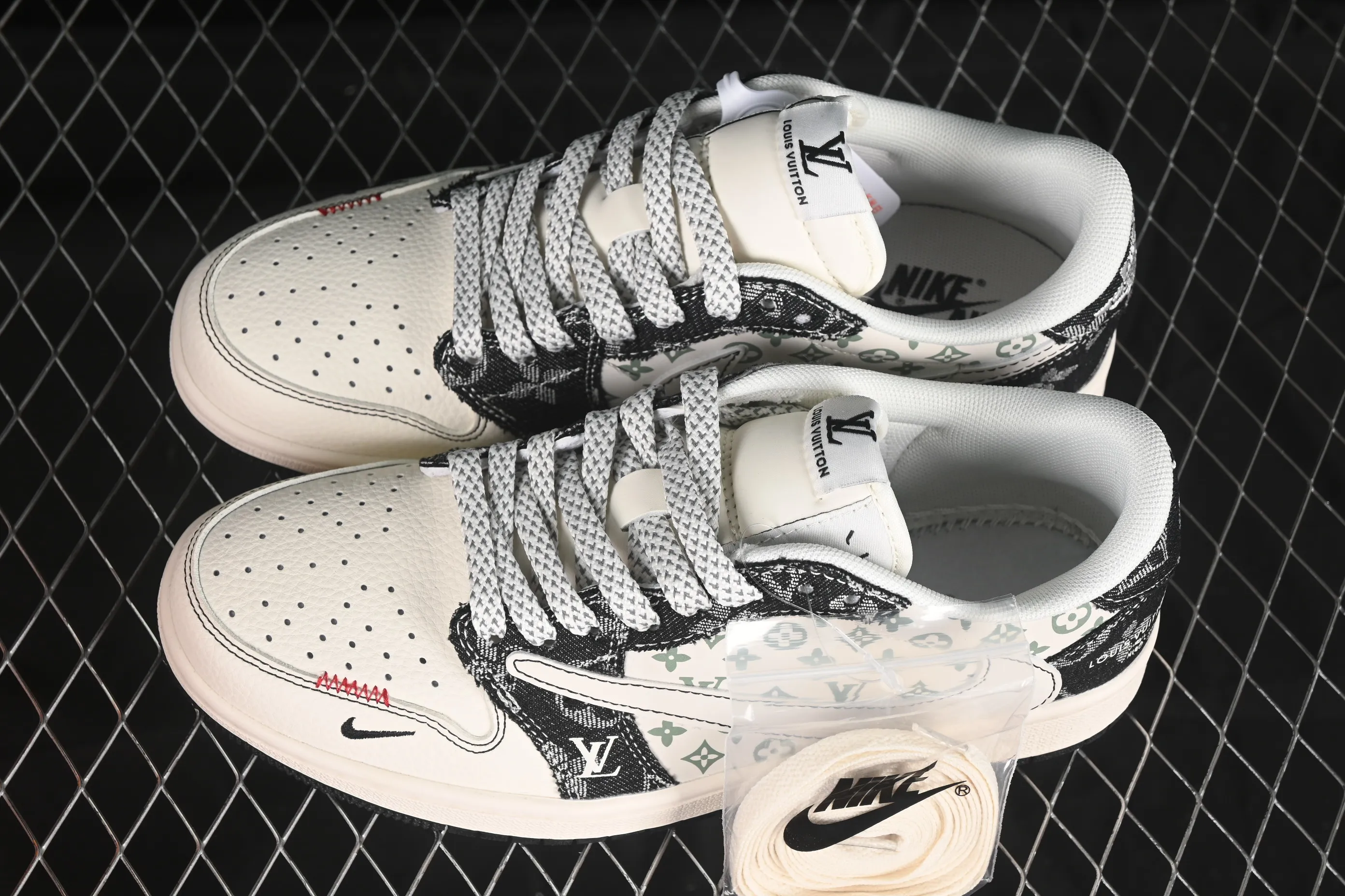 All categories Air Jordan Jordan series basketball shoes Air Jordan 1 Low High-end customized low-top sneakers Travis Scott x Fragment Design x Air Jordan 1 Low OG SP AJ1 Joe 1 LV joint black denim low-top cultural casual sneakers YX5066-327